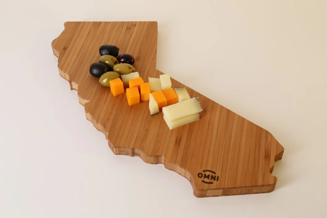 Tabla de cortar de bamb&uacute; elegante con forma de pizarra de California para queso 