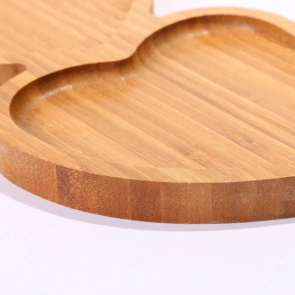Atractivo plato de bambú con 3 bandejas de madera divididas en forma de