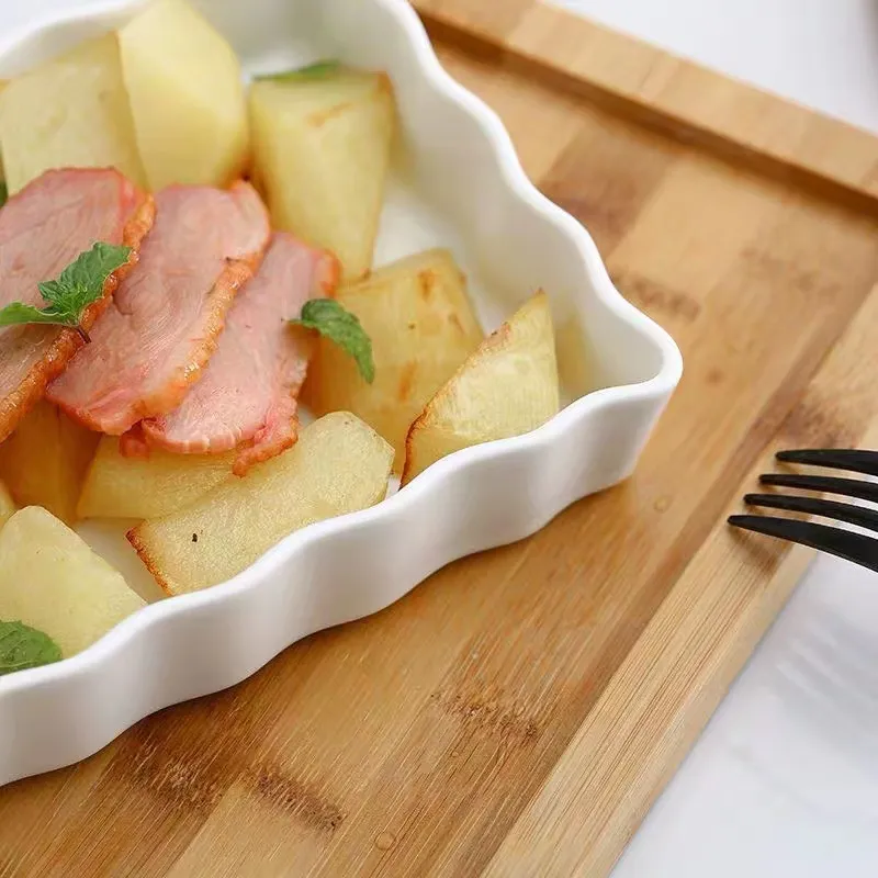 Bandeja vintage de cer&aacute;mica blanca para servir frutas y queso con salvamanteles de bamb&uacute; para hornear 