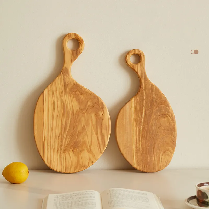 Diseños de cocina personalizados Bandeja de madera de olivo, tabla de quesos con asa