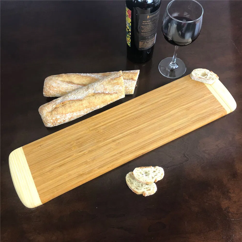 Elegante tabla de servir de bamb&uacute;, tabla de cortar para exhibidores de embutidos y quesos.