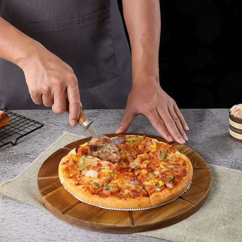 pizza de madera redonda grande de doble cara, tabla para servir con asas
