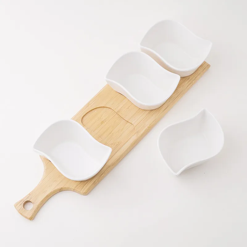 condimentos de frutas, con 3 cuencos de cer&aacute;mica blanca. Bandeja de madera de bamb&uacute;, bandeja para servir aperitivos, condimentos de frutas y postres con 3 