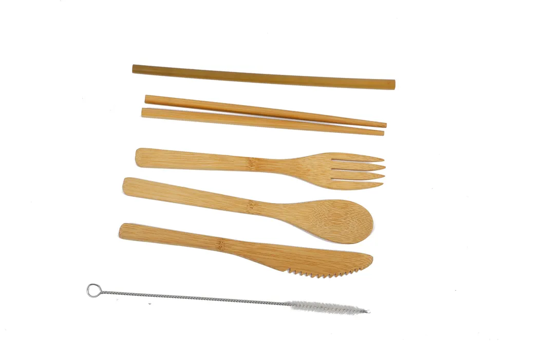 Juego de cubiertos port&aacute;tiles de bamb&uacute; para acampar con pajita y cepillo de limpieza
