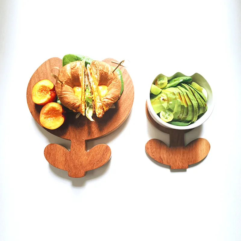 Fabricaci&oacute;n de tabla de cortar de madera de &eacute;bano en forma de flor, tabla para servir con mango 