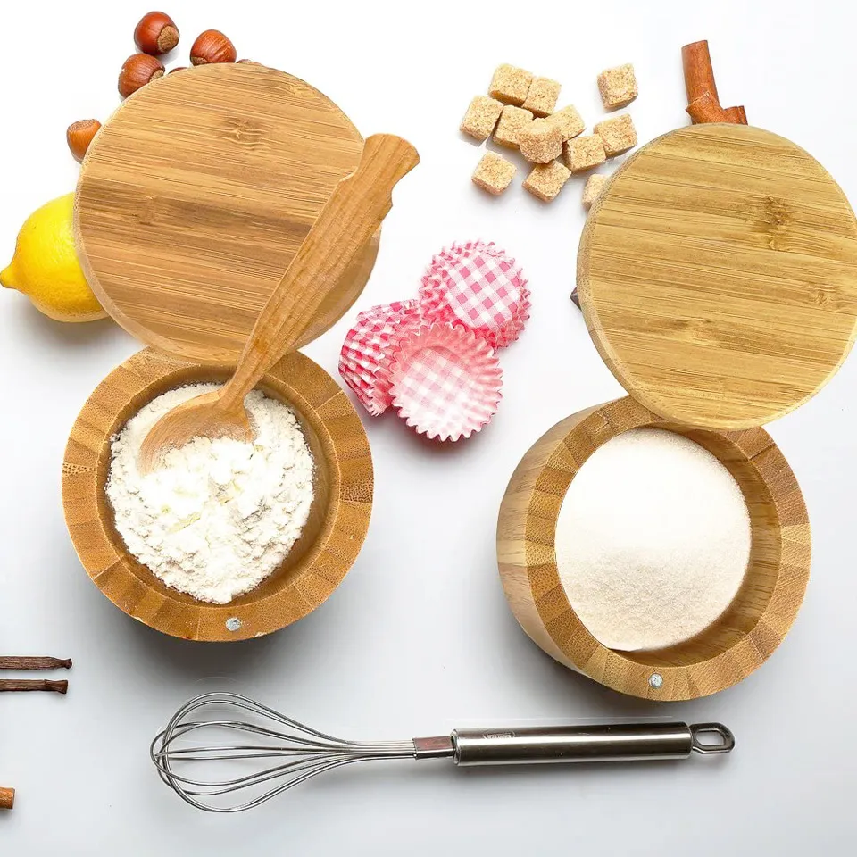 Elegante salero de bamb&uacute;, caja de especias con tapa magn&eacute;tica 
