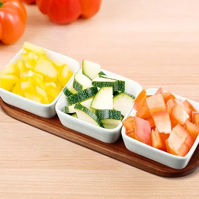 Bandeja de madera de acacia con 3 cuencos de cer&aacute;mica y platos para salsa cuadrados 