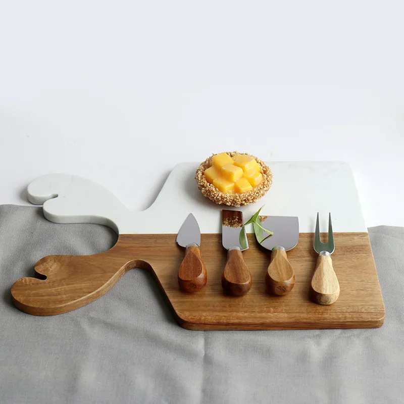 Tablero de presentaci&oacute;n de queso de madera y m&aacute;rmol decorativo 