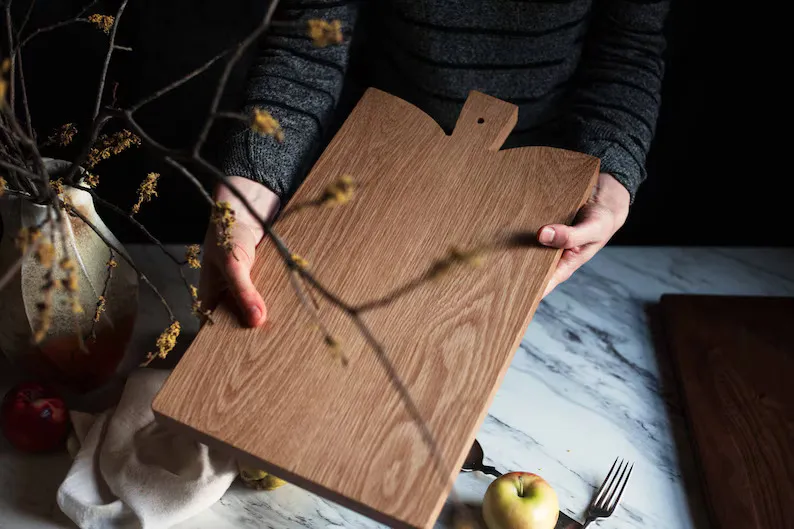 de paleta grande, tabla de cortar con orificio para colgar Tabla de cortar de madera de roble con forma de paleta grande, tabla de cortar con orificio para colgar