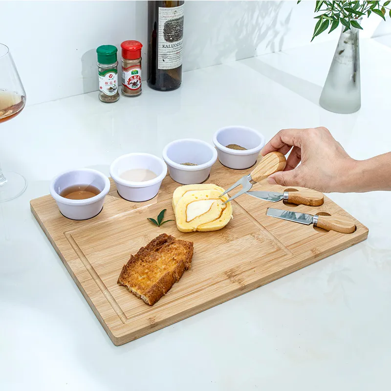 embutidos Juego de tabla de queso de bamb&uacute; y cuchillos con platos de salsa de cer&aacute;mica para servir queso, embutidos 