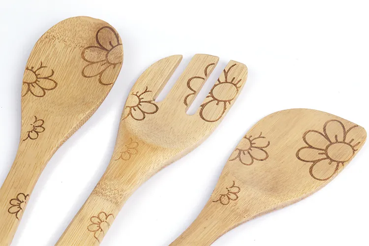 Juego de tenedor y cuchara de bamb&uacute; grabado personalizado para cocinar