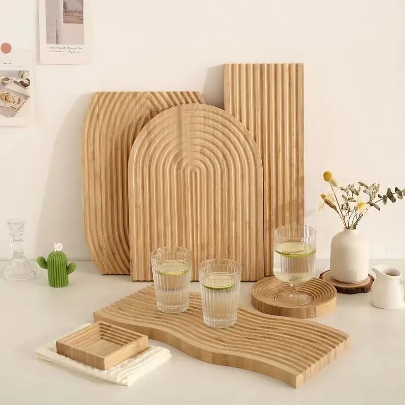 Bandeja para servir de madera de haya con dise&ntilde;o ondulado, tabla para cortar pan 