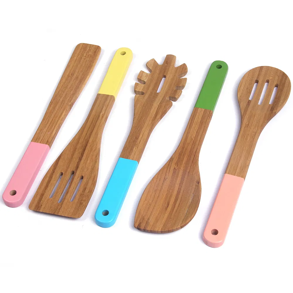 color de alta calidad Juego de 5 utensilios de cocina de bambú con pintura en color de alta calidad