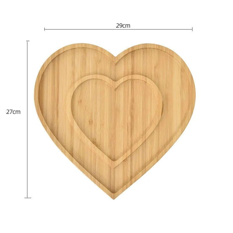 Plato de bamb&uacute; con forma de coraz&oacute;n para snacks 