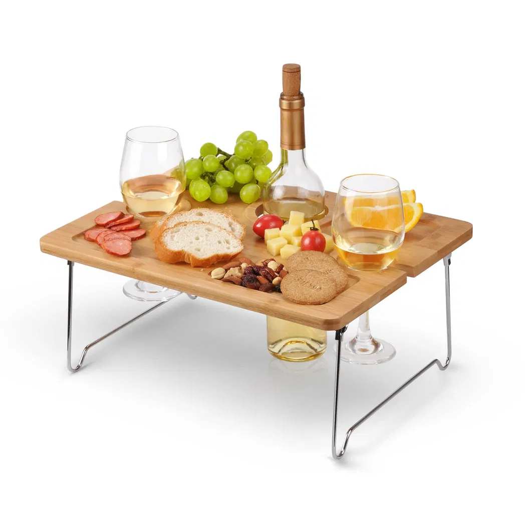 Mesa de picnic de vino port&aacute;til de bamb&uacute; para la playa con bandeja para aperitivos 