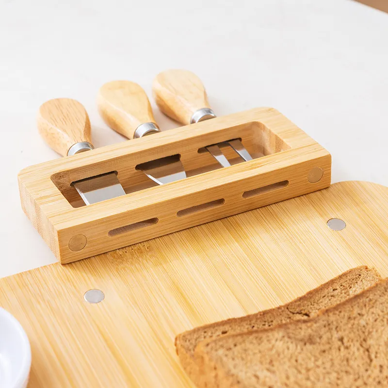Tabla de queso de bambú grande vendedora caliente con juego de cuchillos y portacuchillas