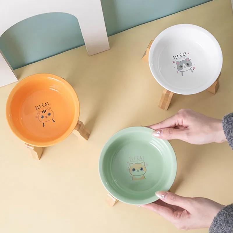 Cuenco para snacks de cer&aacute;mica estilo n&oacute;rdico para mascotas con alto de madera - Pie para perros y gatos 
