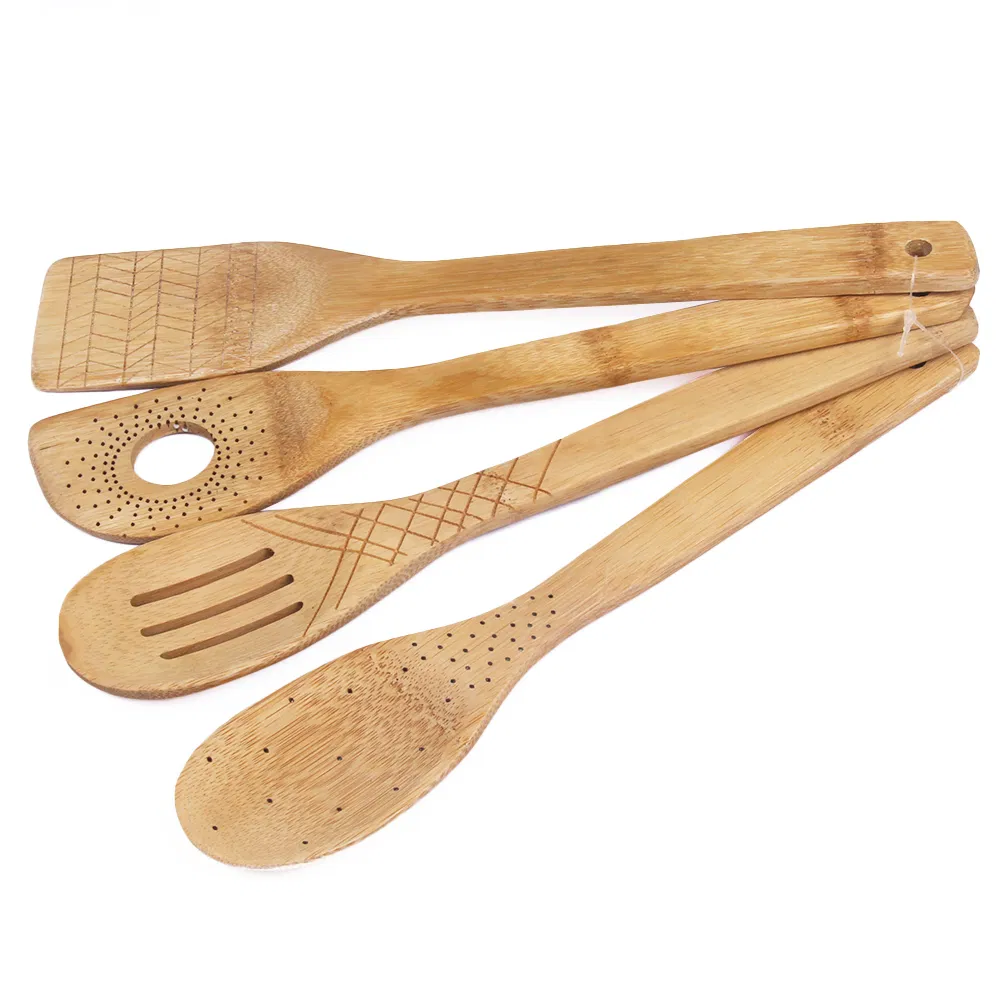 Personalice la esp&aacute;tula y cucharas de bamb&uacute; grabadas para cocinar. 