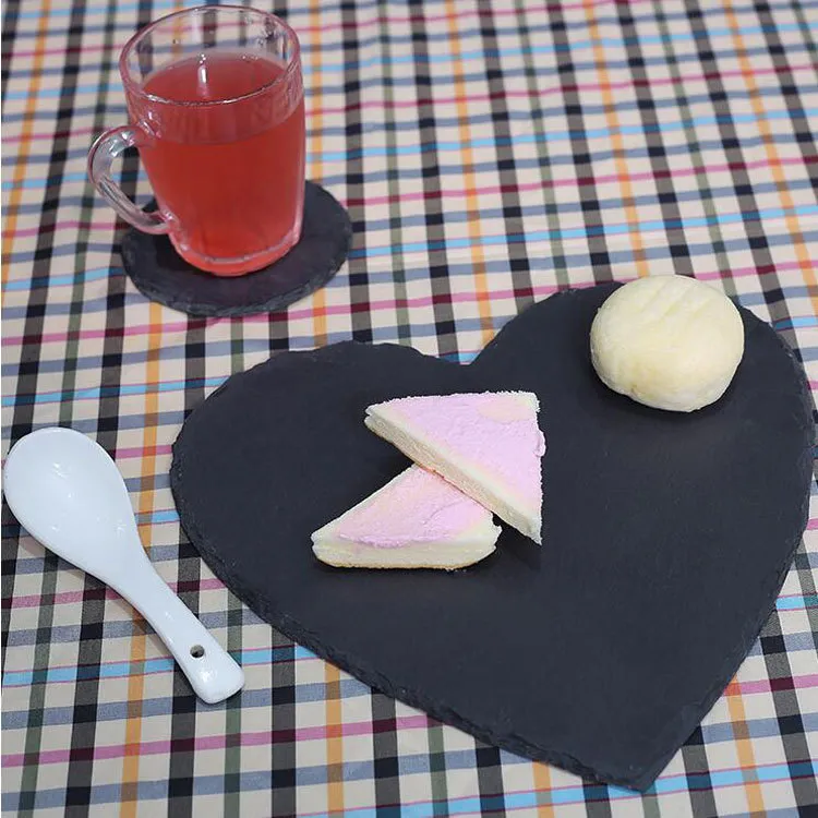Bandeja redonda para servir de pizarra negra con mango de metal 